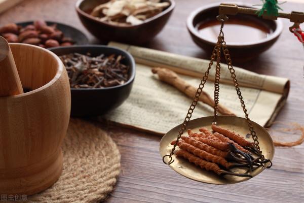 一例化瘀軟堅湯，攻補兼施，健脾疏肝，可化開子宮肌瘤