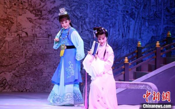 “中華情·中國夢——雲賞芳華”系列網路文藝展播拉開帷幕 “中華情·中國夢——雲賞芳華”系列網路文藝展播拉開帷幕