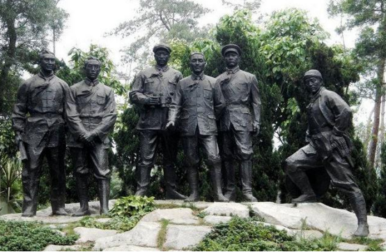 紅七軍創始人韋拔群，被侄子出賣而犧牲，鄧小平：他是我們的榜樣