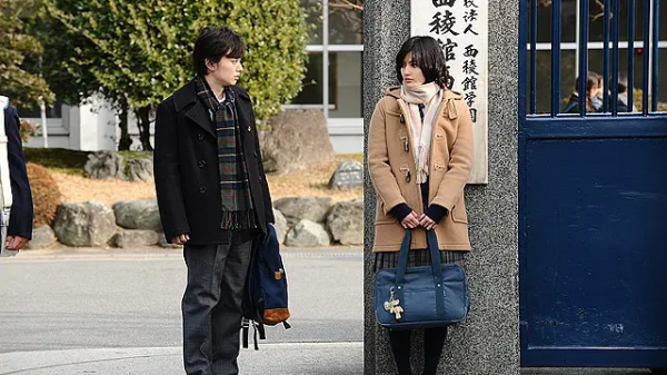 《寄生獸》：當人類以外的動植物擁有力量時，誰才能主宰生命？