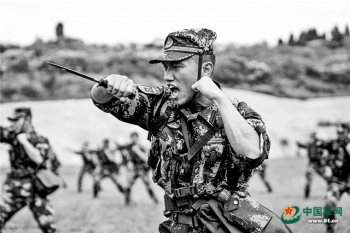 在吃苦中品味成長,這是他們苦中釀蜜的軍校浪漫 在吃苦中品味成長,這是他們苦中釀蜜的軍校浪漫