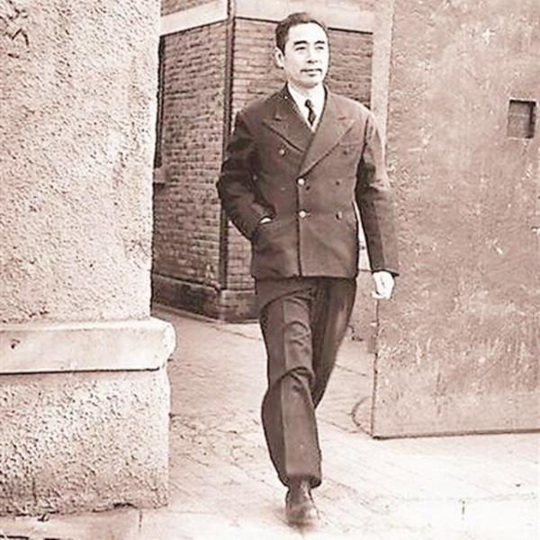 1976年,周恩來逝世,看看世界對於周總理逝世報道文字裡的溫度 1976年,周恩來逝世,看看世界對於周總理逝世報道文字裡的溫度