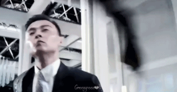 張晉，這個西裝暴徒，終於狂了