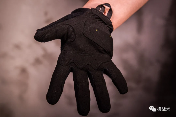 國產戰術手套的崛起-TACLAB T-黑豹通用戰術手套丨評測