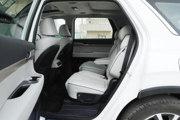 現代進口中大型SUV，配3.5L+8AT，車長近5米，帶你看帕里斯帝