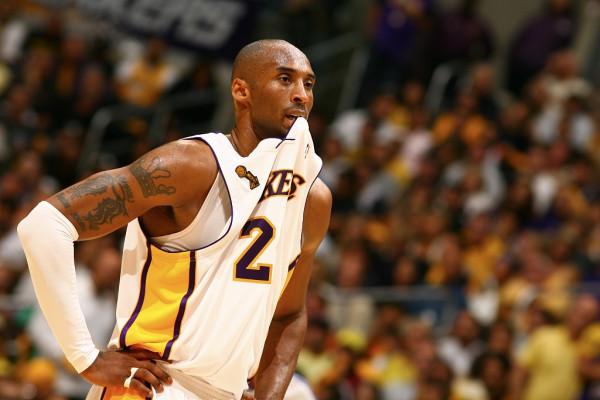 32歲哈登生涯砍下22045分，同期喬科韋艾麥拿了多少分？