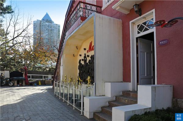 青島八大關有座豪華富麗的花園洋房，因中國首位影后胡蝶而得名