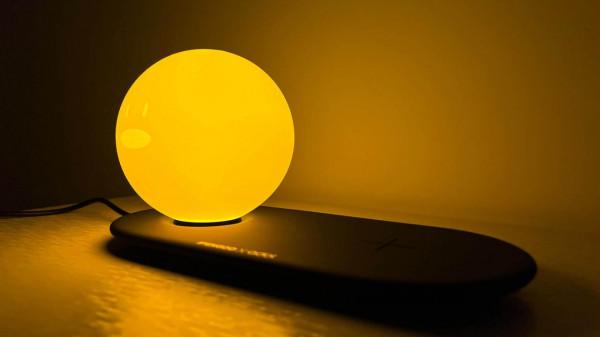 華碩a豆怪無線充電夜燈奇鵝版：IP聯名設計 照明充電兩不誤