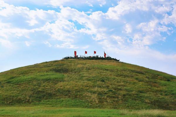 比兵馬俑早200多年的車馬陣，被譽為“中國僅有，天下第一”