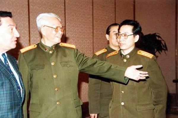1988年我軍恢復軍銜制，國防大學正副校長、政委，授予什麼軍銜？