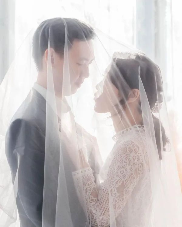 恭喜!前TVB新聞小花風光出嫁曬恩愛照,與圈外男友正式舉行婚禮 恭喜!前TVB新聞小花風光出嫁曬恩愛照,與圈外男友正式舉行婚禮