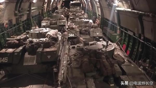 肚裡裝下7輛步戰車飛向哈薩克！俄軍超級運輸機又立功，不服不行