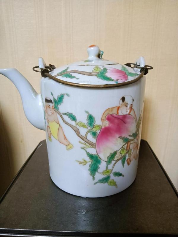 嬰戲蟠桃壺 嬰戲蟠桃壺