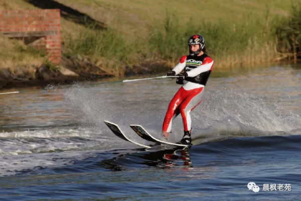 執劍的千里馬,朝鮮的高超彈與東風17的比較 執劍的千里馬,朝鮮的高超彈與東風17的比較