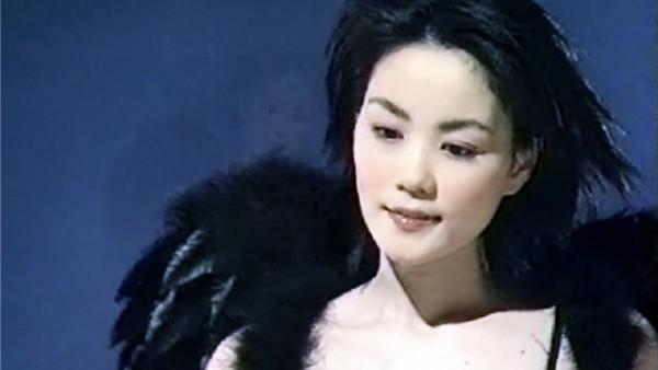 女神王菲，終究活成了我想活成卻不敢活成的樣子