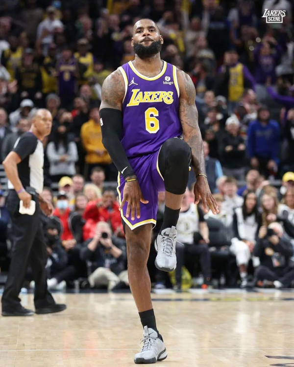 逗妹吐槽：阿波，你到底有沒有航母駕照呀？