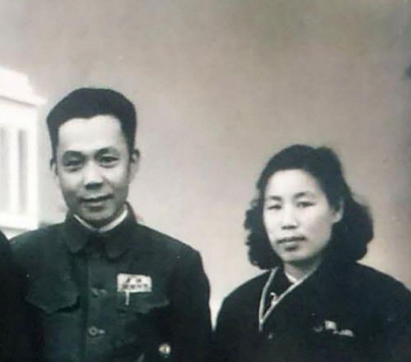 將軍孔俊彪回鄉，來完成50年前戰友的臨終囑託，不料戰友還活著