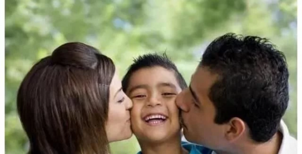 趙麗穎罕見“母子正臉照”,撞臉嗯哼,乖巧的模樣讓人心疼 趙麗穎罕見“母子正臉照”,撞臉嗯哼,乖巧的模樣讓人心疼