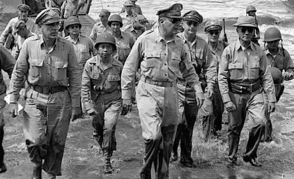 30萬美軍的噩夢，麥克阿瑟：和中國軍隊打仗，就是腦子有病