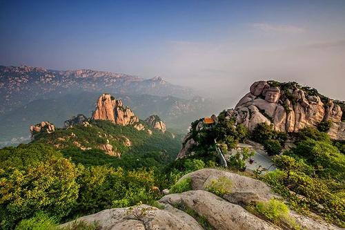雲南一定要去的景區，色彩斑斕的山林，宛如置身仙境一般