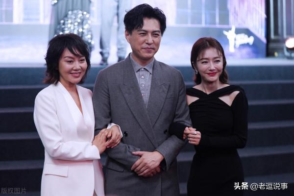 “老幹部”靳東空降《突圍》豪橫守護人民的財產