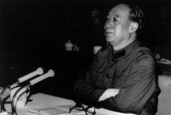 55年授銜的這位開國少將,元帥大將都給他面子,最後升到了正國級 55年授銜的這位開國少將,元帥大將都給他面子,最後升到了正國級