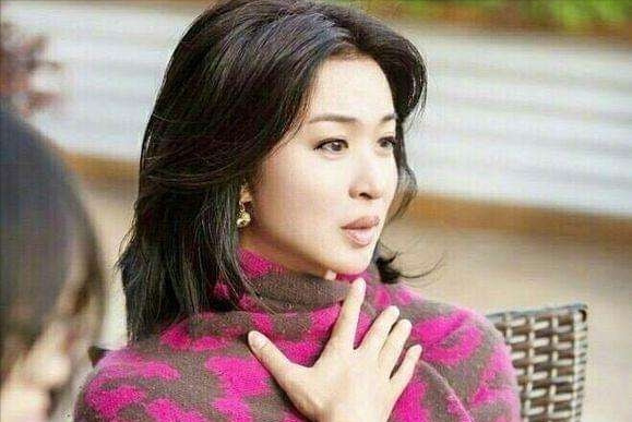 金姐又爆料了：新劇男一號耍大牌睡懶覺，還叫劇務“滾”