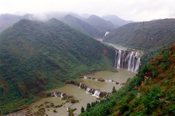 大自然之美——瀑布