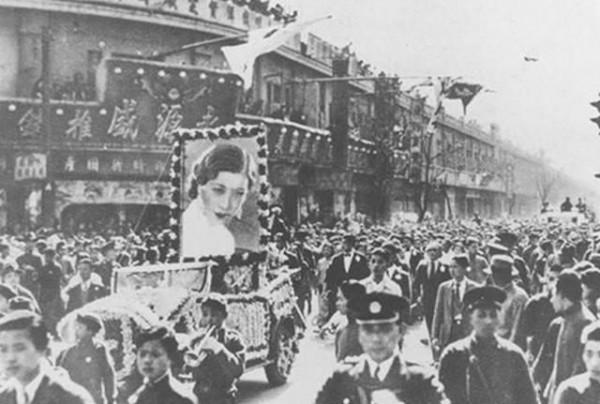 葬禮隆重的明星，每一位離世都令人不捨，最大的78歲，最小的24歲