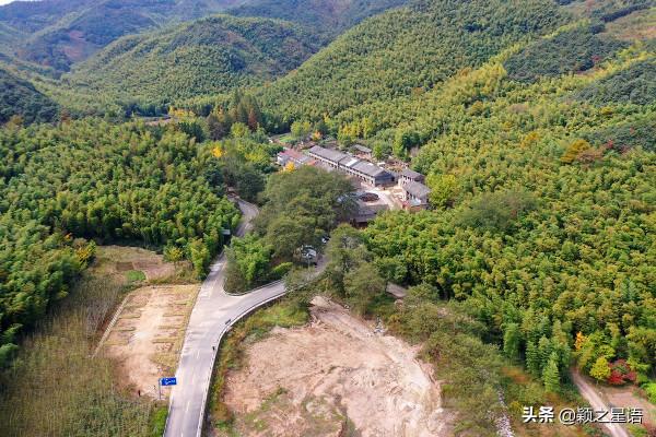 寧波天池畔，鄉村聯排別墅，人去屋空