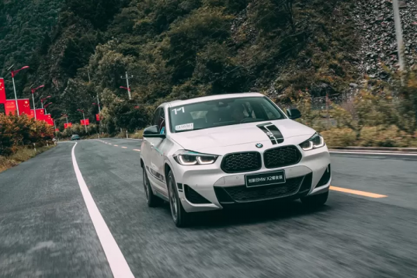 試駕寶馬X2曜夜版：姐妹們的神器直男不懂