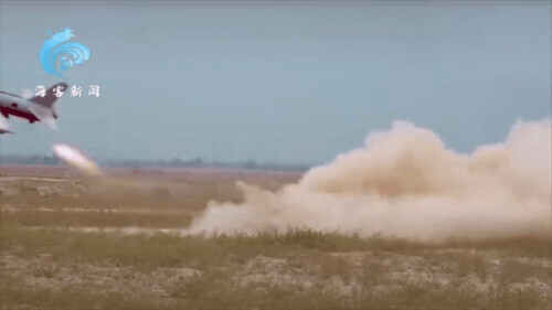 解放軍的火力不足恐懼症已治好!網友:煙花表演,不要害怕…… 解放軍的火力不足恐懼症已治好!網友:煙花表演,不要害怕……