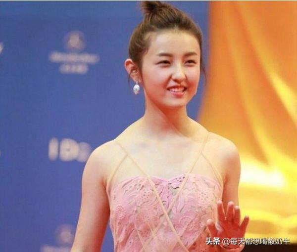 學生黨如何模仿張子楓的穿搭風格及妝容？