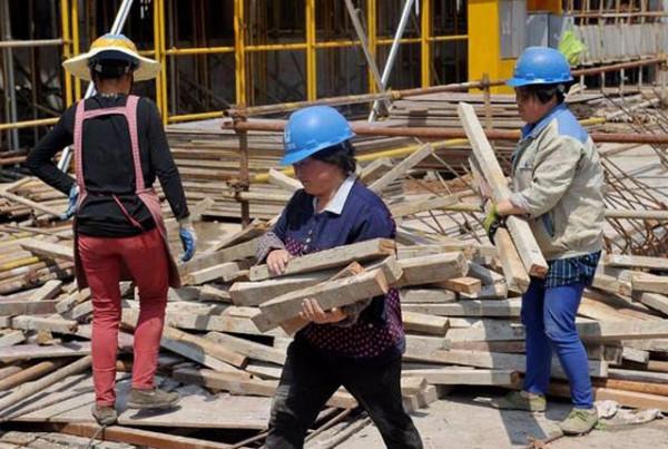 工地一則通知下發，農民工沒了賺錢門路？