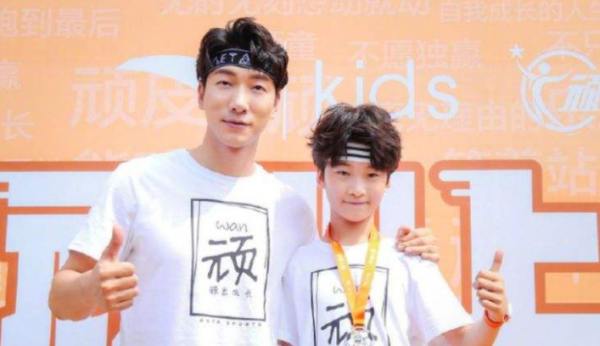 《爸去哪》10位孩子，有人學費一年25萬，有人卻活成普通人家孩子