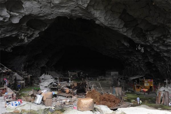 為躲避戰亂，幾百個漢人&OpenCurlyDoubleQuote;藏&rdquo;在雲南山洞300多年，已繁衍9代人