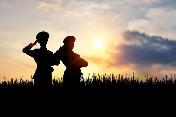 當兵丨大學畢業直接士官入伍,年入25萬的路徑 當兵丨大學畢業直接士官入伍,年入25萬的路徑