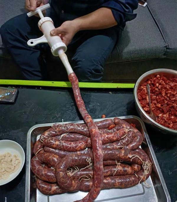 爺爺賣20年香腸,灌香腸秘方就這麼被我洩露,愛吃臘腸要收藏好 爺爺賣20年香腸,灌香腸秘方就這麼被我洩露,愛吃臘腸要收藏好
