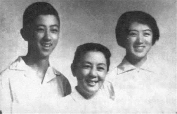 明星之女姚姚：男友自殺後，她未婚先孕和繼父鬧翻，31歲車禍離世