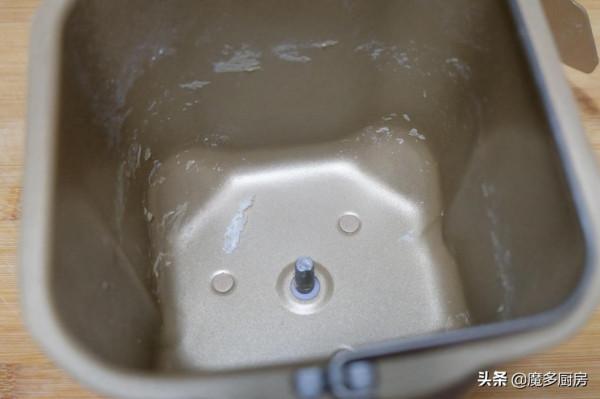 做麵包只要一臺麵包機，多圖詳解麵包製作，低糖無油配方真不錯