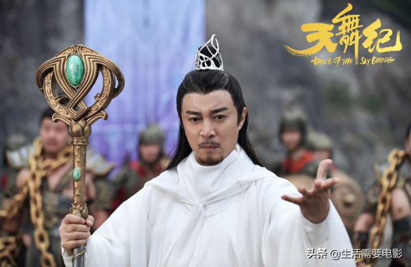 被稱為&OpenCurlyDoubleQuote;大俠專業戶&rdquo;，出道30年從無緋聞，謝曉峰到鄧太阿依舊帥