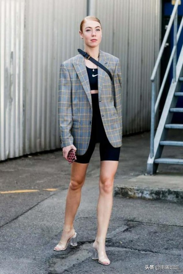 “打底褲”要讓位了!今年流行的是“腳踏車褲”,高階時髦還顯瘦 “打底褲”要讓位了!今年流行的是“腳踏車褲”,高階時髦還顯瘦