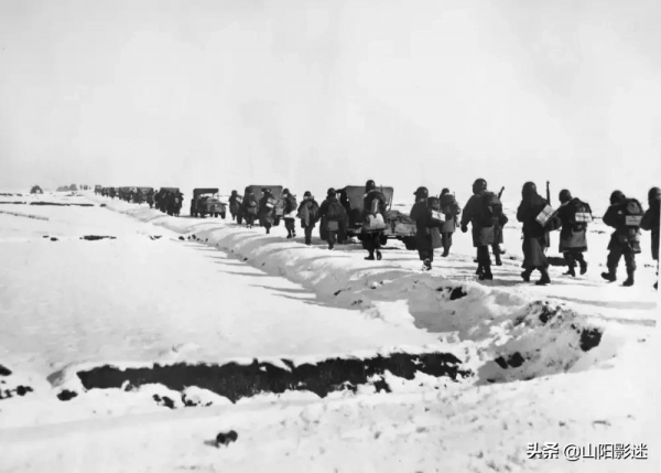 水門橋頭&OpenCurlyDoubleQuote;冰雕連&rdquo;，血戰長津湖的悲壯時刻