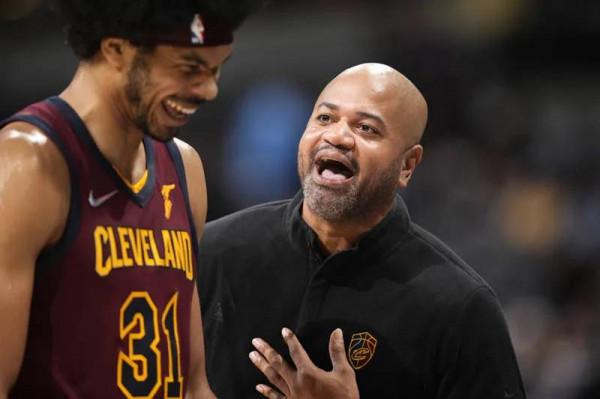 引領中鋒陣容打出近年最佳開局，騎士續約主帥至2027年