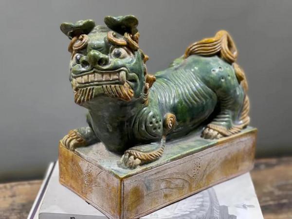 佛座，佛龕，案頭獅