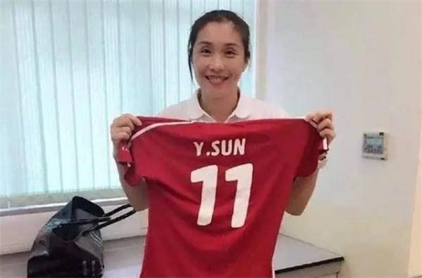 郎平愛徒孫玥：48歲小老虎嫁香港14載，郎導誇她還那麼漂亮