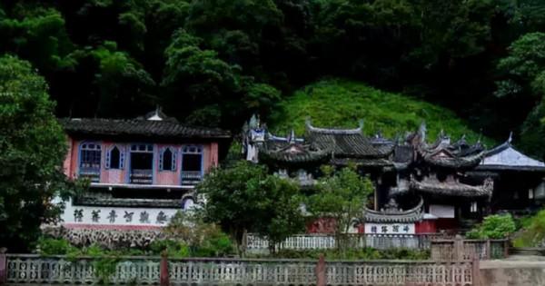 1985年,73歲少將拜訪福建一主持,失蹤50年的老首長道出當年事蹟 1985年,73歲少將拜訪福建一主持,失蹤50年的老首長道出當年事蹟