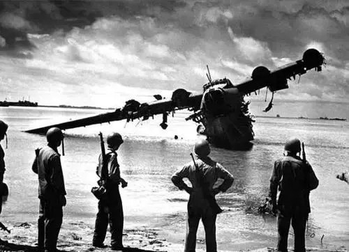 二戰期間西西里島戰役，數千人的盟軍空降兵不戰而潰被自己人全殲