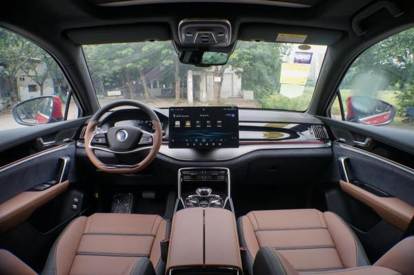 被稱“公路坦克”,僅扭矩就有900牛米,4.3秒破百,帶你看唐DM 被稱“公路坦克”,僅扭矩就有900牛米,4.3秒破百,帶你看唐DM