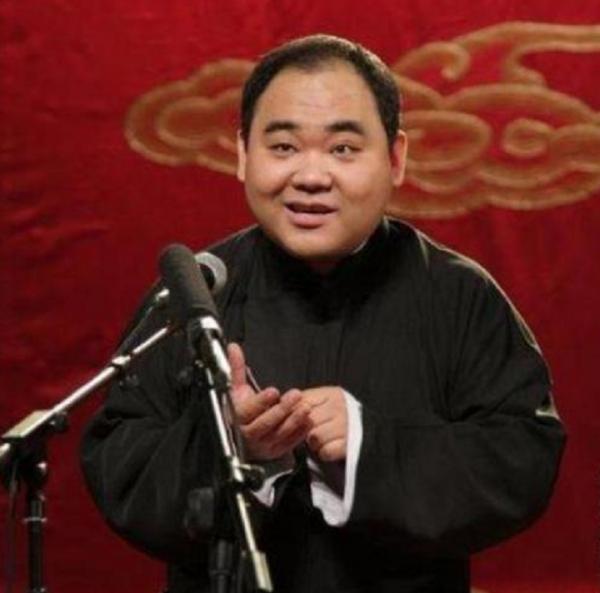 侯震：上班時間打遊戲，為啥什麼都不幹郭德綱也養著他？